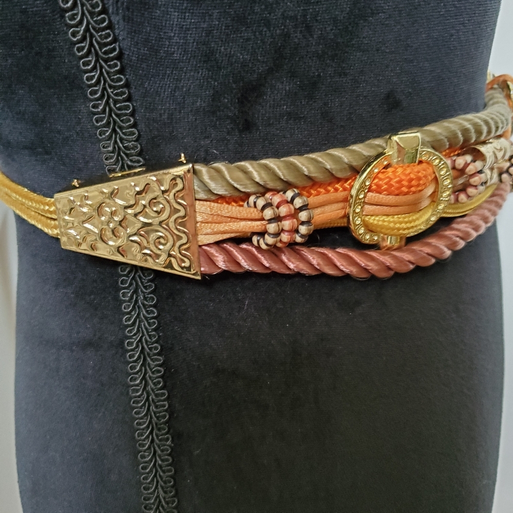 Belt-Ornate Gold, Neutral Rope, Black Medalian Statement - Picture 5 of 6